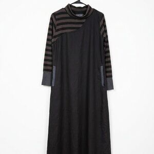 Route Zero One London | Asymmetrical Maxi Dress - Medium